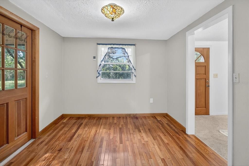 На продажу: $499,000 (3 спален, 2 ванн, 1304 Квадратных фут)