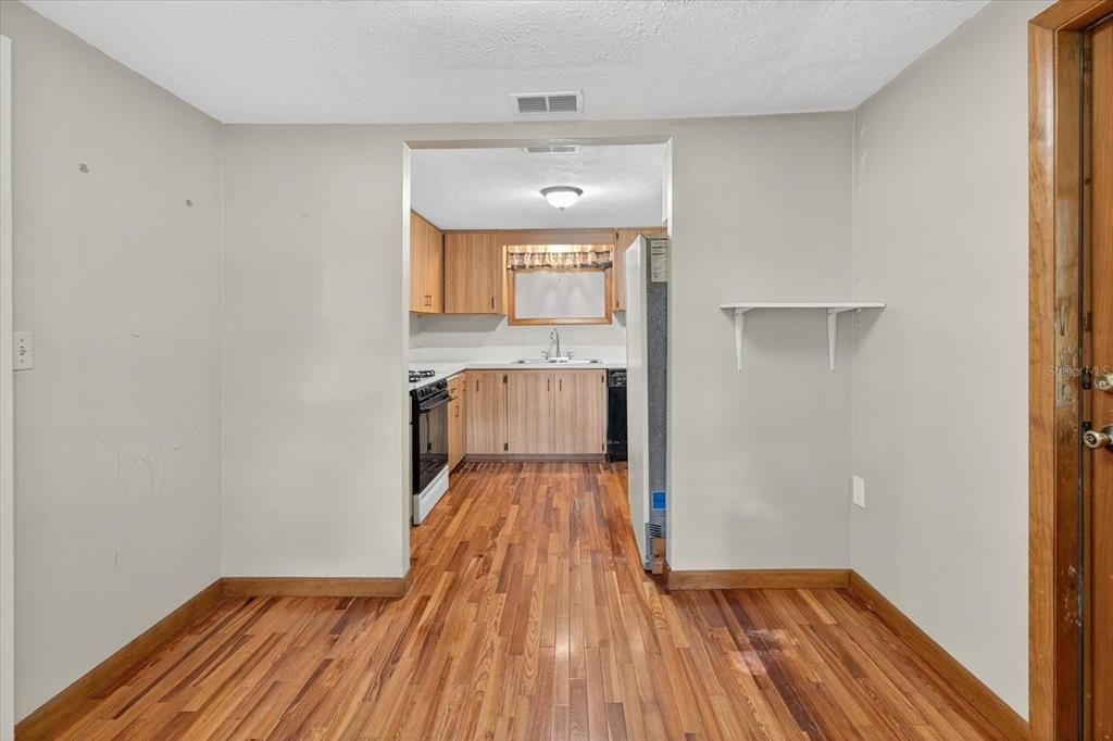 На продажу: $499,000 (3 спален, 2 ванн, 1304 Квадратных фут)