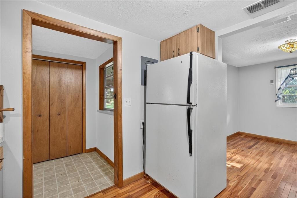 На продажу: $499,000 (3 спален, 2 ванн, 1304 Квадратных фут)