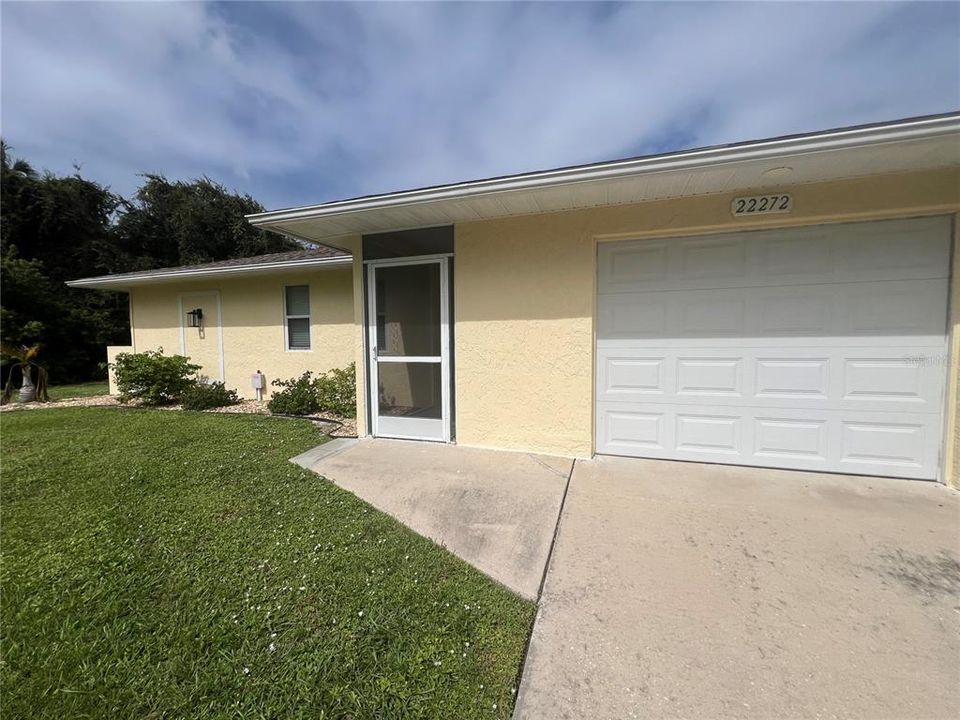 For Rent: $1,700 (2 beds, 2 baths, 1071 Square Feet)