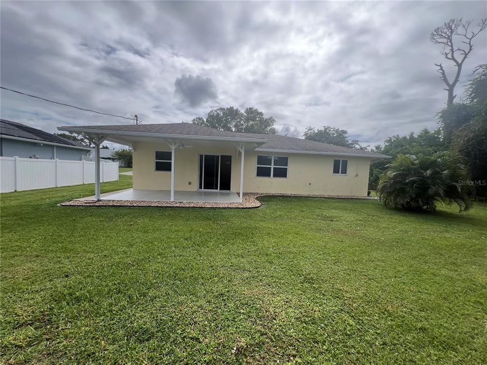 For Rent: $1,700 (2 beds, 2 baths, 1071 Square Feet)