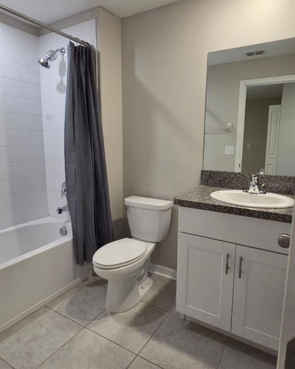 В аренду: $2,300 (3 спален, 2 ванн, 1701 Квадратных фут)