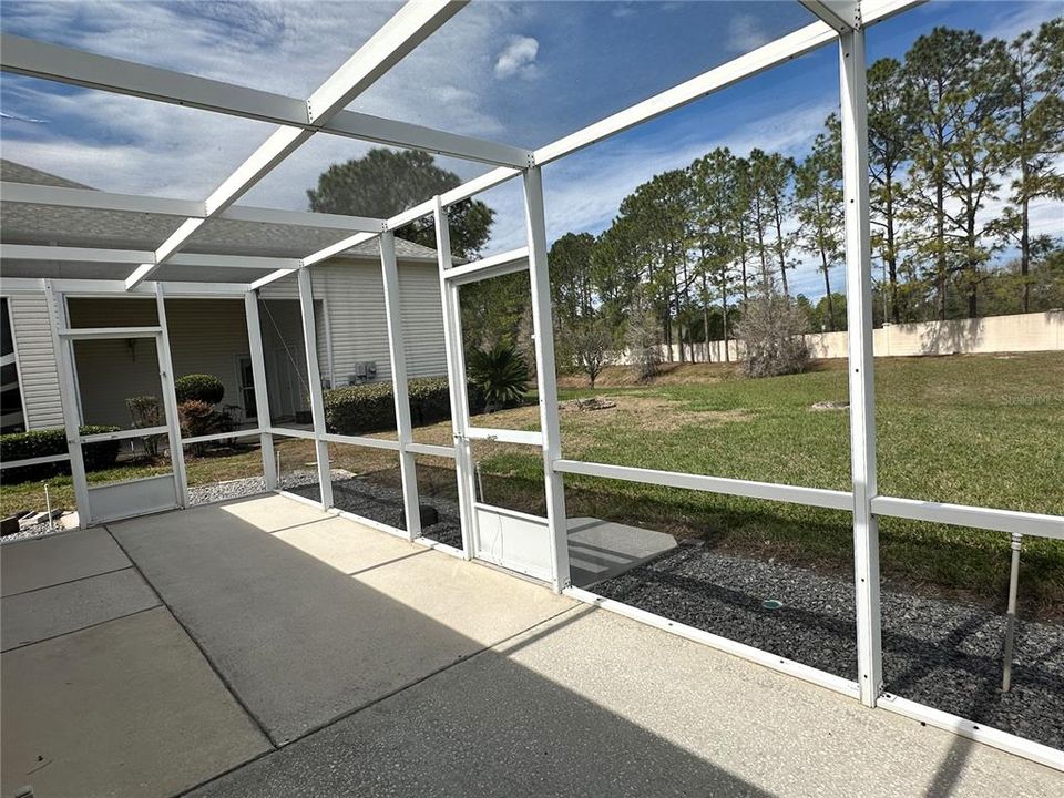 For Sale: $269,000 (1 beds, 1 baths, 936 Square Feet)