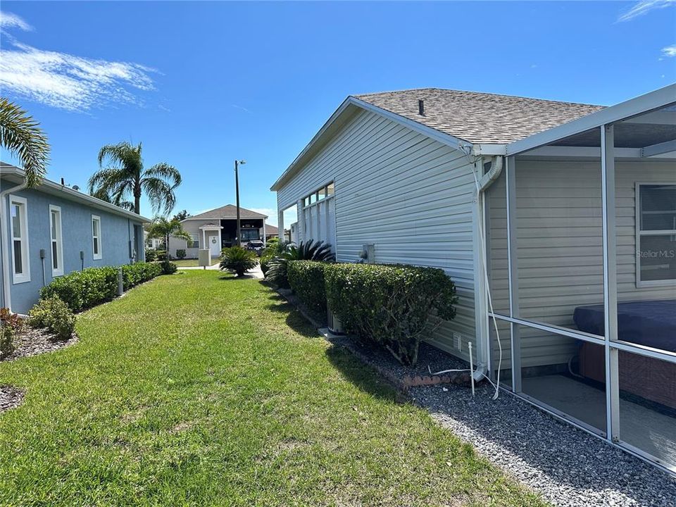 For Sale: $269,000 (1 beds, 1 baths, 936 Square Feet)