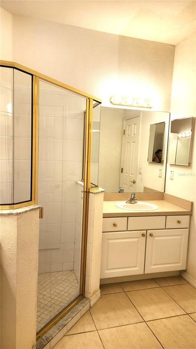 На продажу: $299,900 (3 спален, 2 ванн, 1684 Квадратных фут)