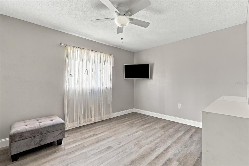 For Sale: $410,000 (3 beds, 2 baths, 1311 Square Feet)