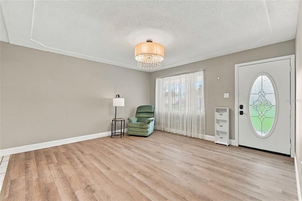 For Sale: $410,000 (3 beds, 2 baths, 1311 Square Feet)