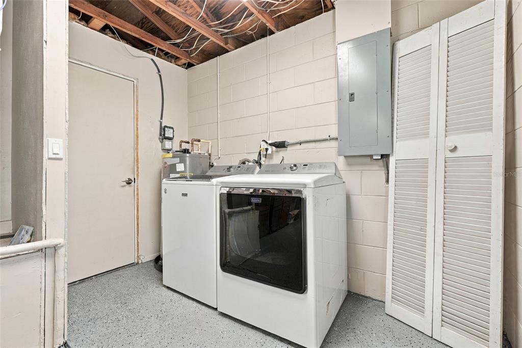 For Sale: $410,000 (3 beds, 2 baths, 1311 Square Feet)