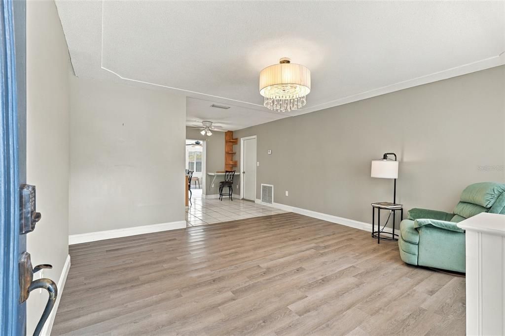 For Sale: $410,000 (3 beds, 2 baths, 1311 Square Feet)