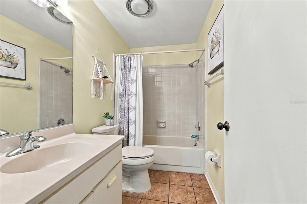 На продажу: $319,900 (2 спален, 2 ванн, 1857 Квадратных фут)