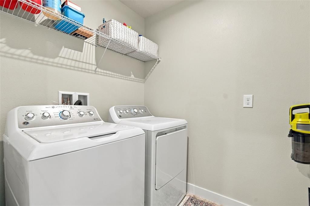 En Venta: $364,900 (4 camas, 2 baños, 2046 Pies cuadrados)