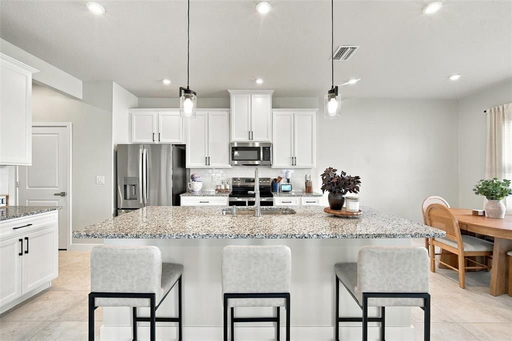 En Venta: $364,900 (4 camas, 2 baños, 2046 Pies cuadrados)