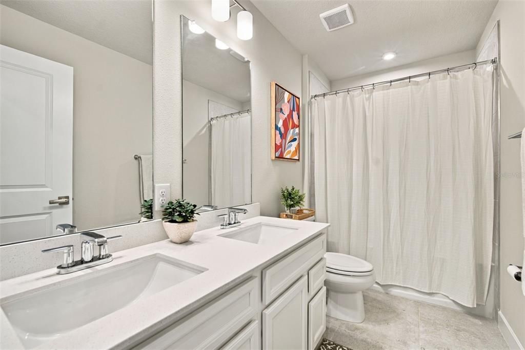 En Venta: $364,900 (4 camas, 2 baños, 2046 Pies cuadrados)