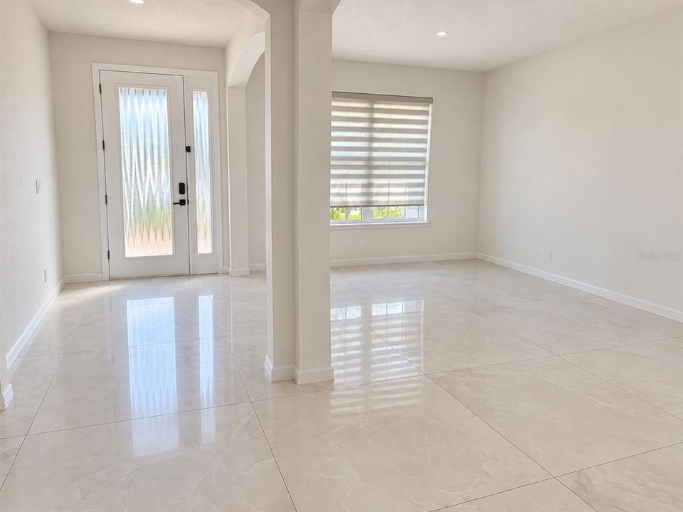 For Sale: $599,900 (5 beds, 2 baths, 3092 Square Feet)