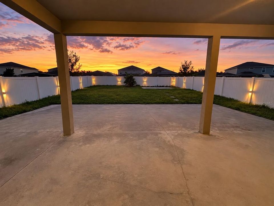 For Sale: $599,900 (5 beds, 2 baths, 3092 Square Feet)