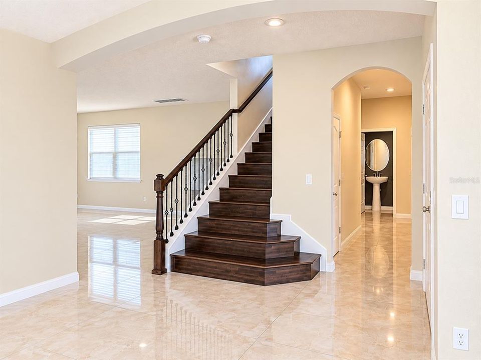 For Sale: $599,900 (5 beds, 2 baths, 3092 Square Feet)