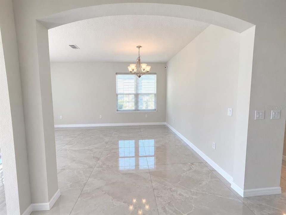 For Sale: $599,900 (5 beds, 2 baths, 3092 Square Feet)