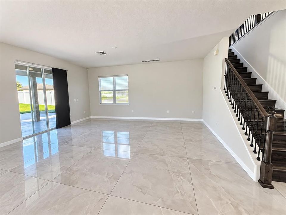 For Sale: $599,900 (5 beds, 2 baths, 3092 Square Feet)