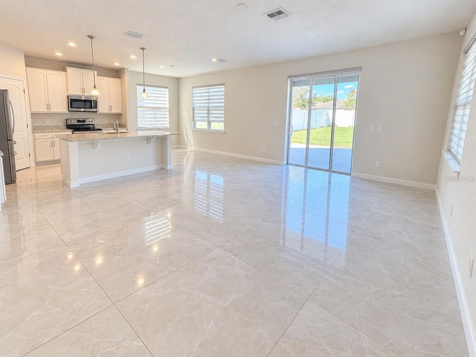 For Sale: $599,900 (5 beds, 2 baths, 3092 Square Feet)