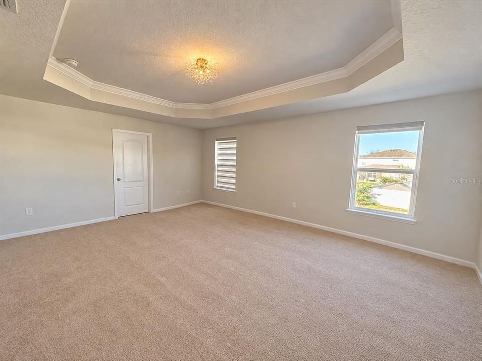 For Sale: $599,900 (5 beds, 2 baths, 3092 Square Feet)