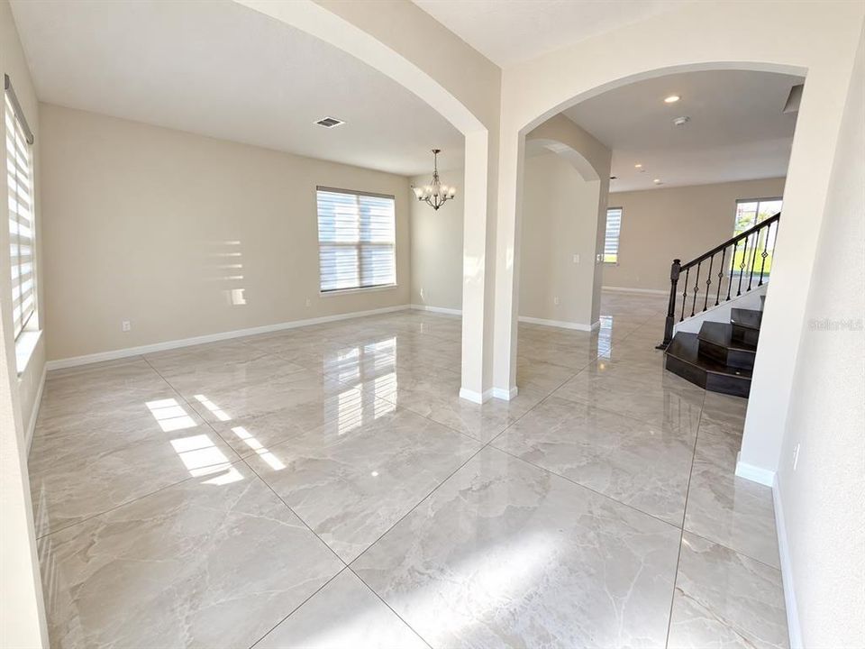 For Sale: $599,900 (5 beds, 2 baths, 3092 Square Feet)