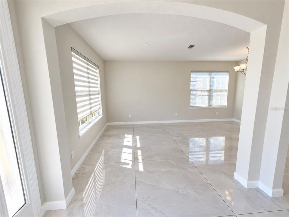 For Sale: $599,900 (5 beds, 2 baths, 3092 Square Feet)