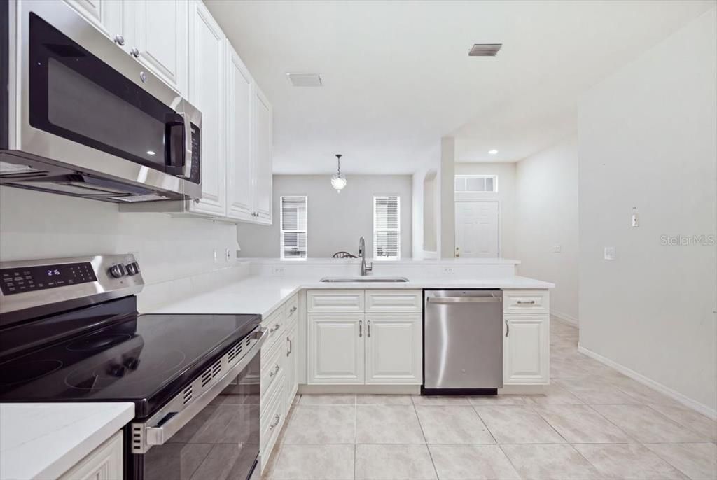 For Sale: $335,000 (3 beds, 2 baths, 1708 Square Feet)