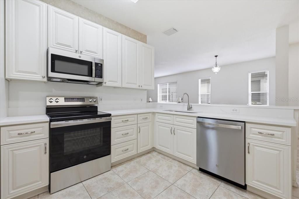For Sale: $335,000 (3 beds, 2 baths, 1708 Square Feet)