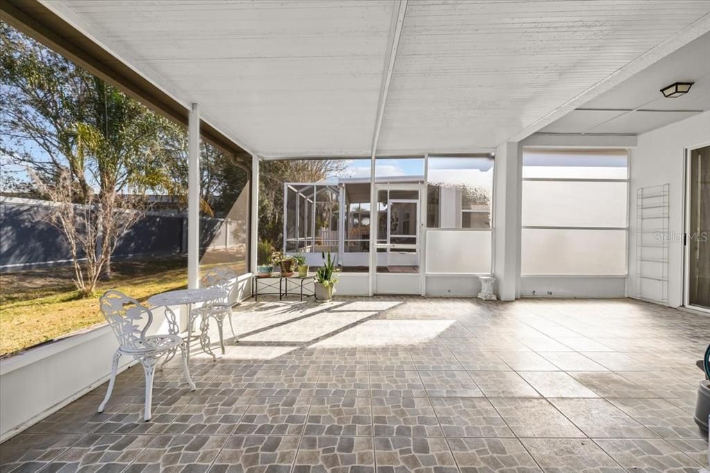 For Sale: $335,000 (3 beds, 2 baths, 1708 Square Feet)
