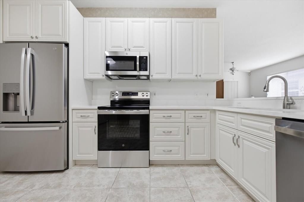 For Sale: $335,000 (3 beds, 2 baths, 1708 Square Feet)