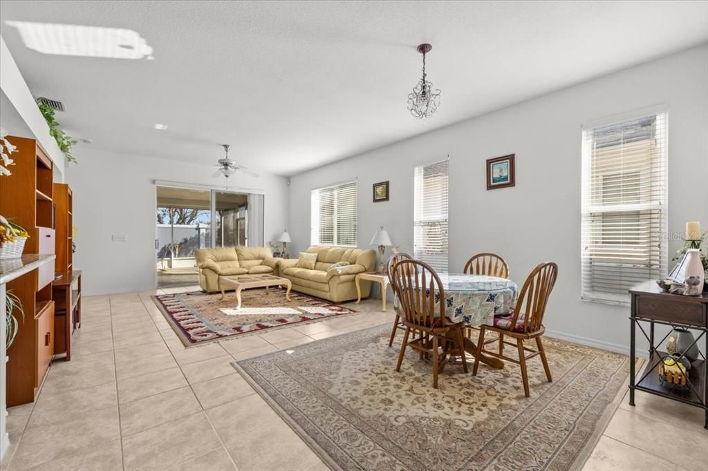 For Sale: $335,000 (3 beds, 2 baths, 1708 Square Feet)