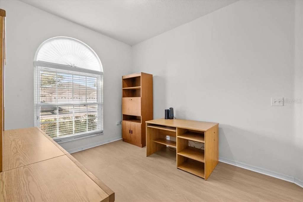For Sale: $335,000 (3 beds, 2 baths, 1708 Square Feet)