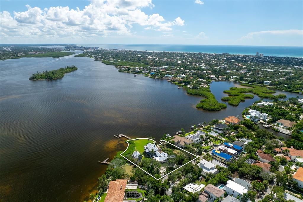 На продажу: $10,890,000 (1.34 acres)