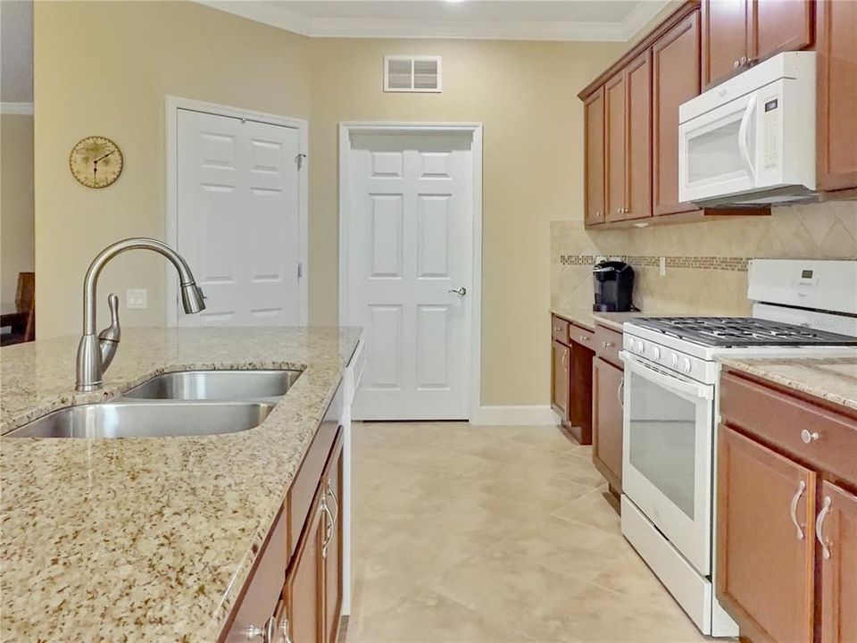En Venta: $309,900 (2 camas, 2 baños, 1446 Pies cuadrados)
