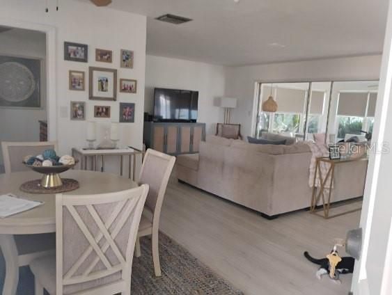 For Rent: $2,550 (2 beds, 1 baths, 1063 Square Feet)