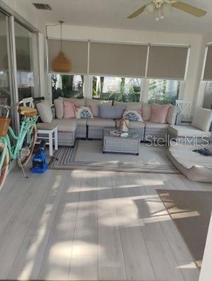 For Rent: $2,550 (2 beds, 1 baths, 1063 Square Feet)