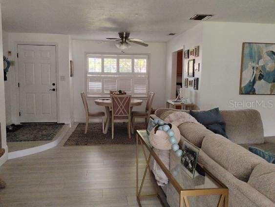 For Rent: $2,550 (2 beds, 1 baths, 1063 Square Feet)