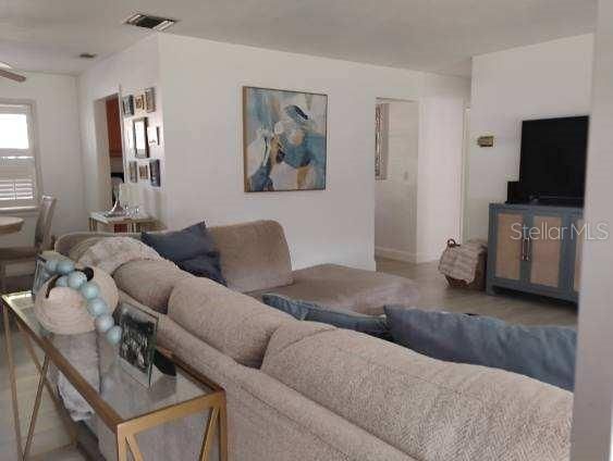 For Rent: $2,550 (2 beds, 1 baths, 1063 Square Feet)