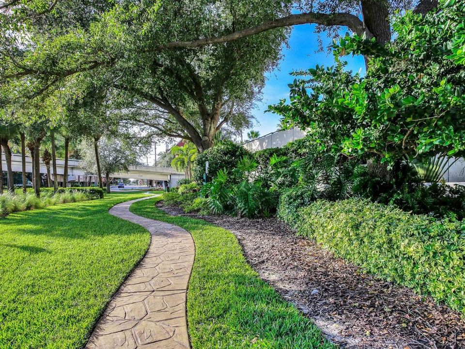 For Rent: $5,800 (3 beds, 2 baths, 1714 Square Feet)