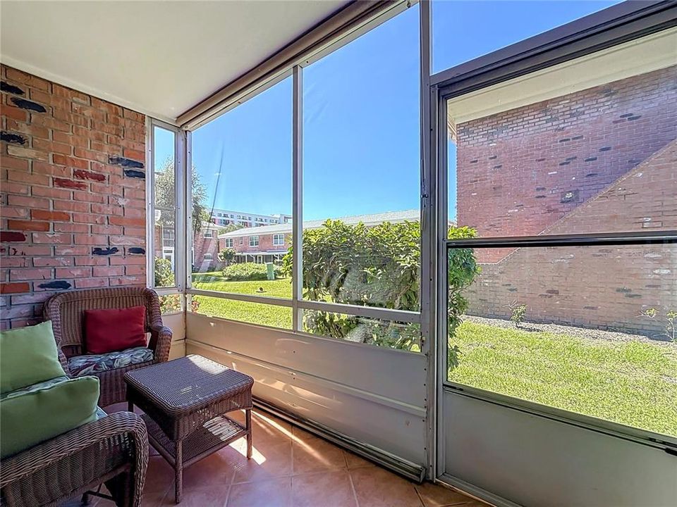 En Venta: $200,000 (2 camas, 2 baños, 1075 Pies cuadrados)