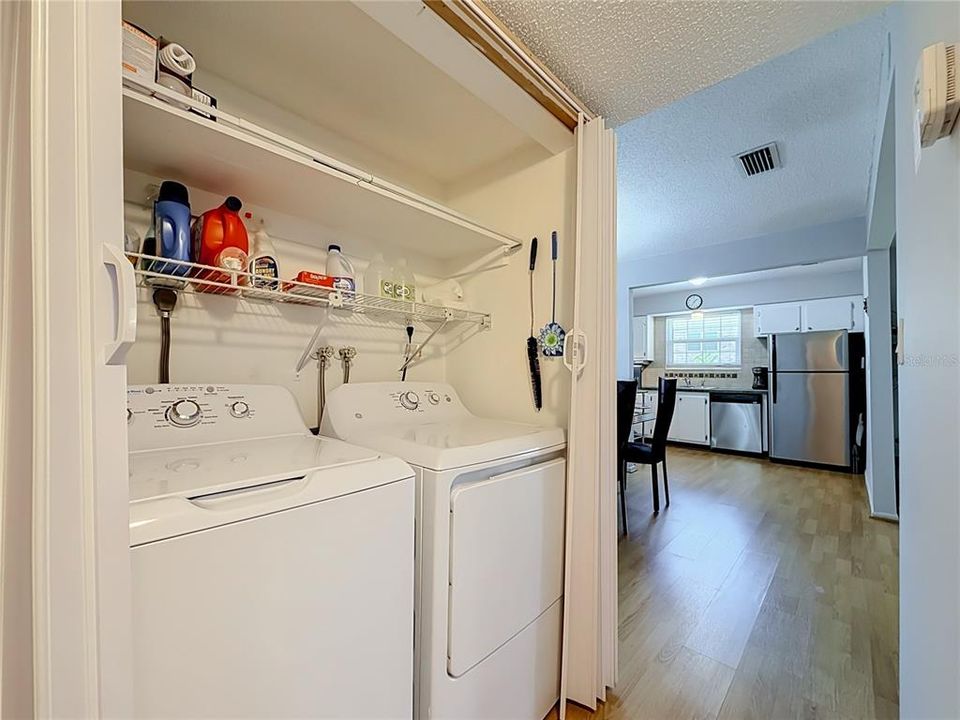 En Venta: $200,000 (2 camas, 2 baños, 1075 Pies cuadrados)