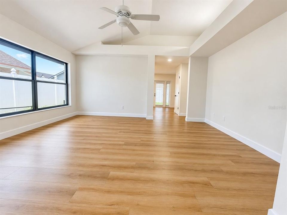 En Venta: $384,900 (3 camas, 2 baños, 1364 Pies cuadrados)