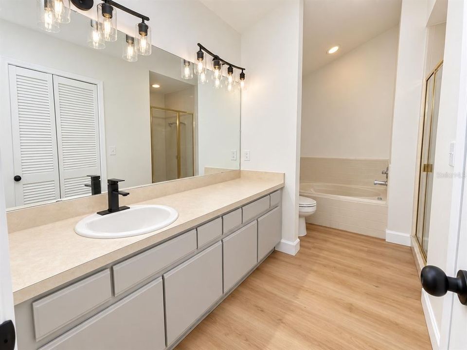 En Venta: $384,900 (3 camas, 2 baños, 1364 Pies cuadrados)