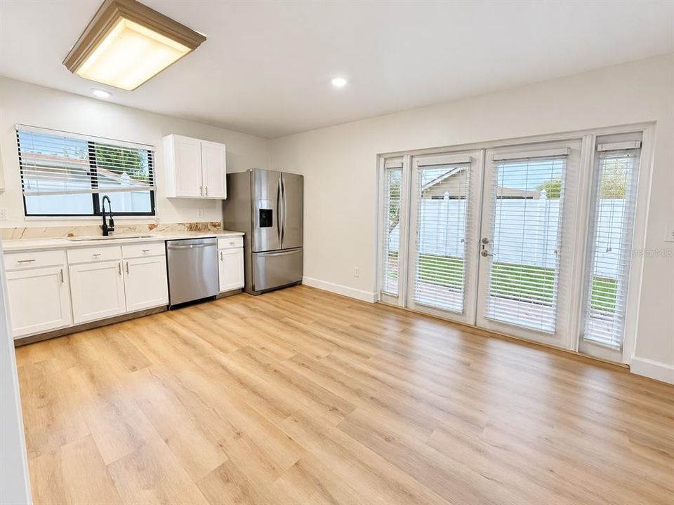 En Venta: $384,900 (3 camas, 2 baños, 1364 Pies cuadrados)