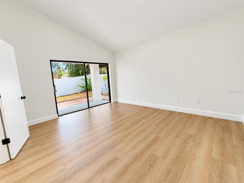 En Venta: $384,900 (3 camas, 2 baños, 1364 Pies cuadrados)