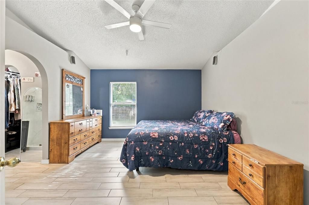 На продажу: $365,000 (3 спален, 2 ванн, 1311 Квадратных фут)