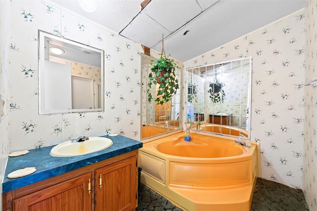 На продажу: $215,000 (3 спален, 2 ванн, 1216 Квадратных фут)