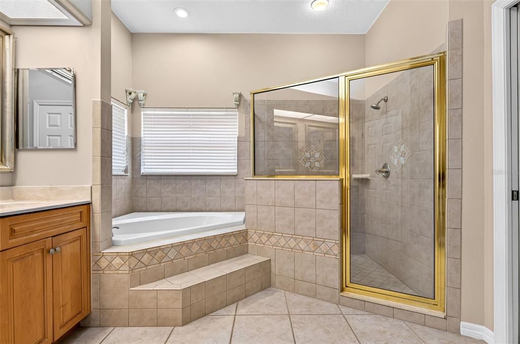 На продажу: $699,990 (5 спален, 4 ванн, 3250 Квадратных фут)
