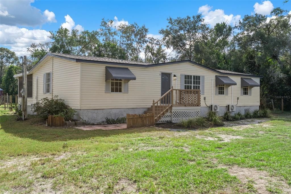 For Sale: $320,000 (3 beds, 2 baths, 1729 Square Feet)