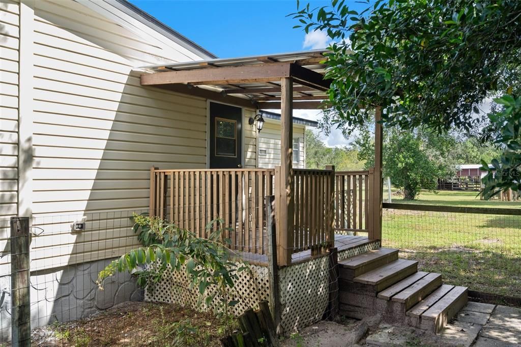 For Sale: $320,000 (3 beds, 2 baths, 1729 Square Feet)